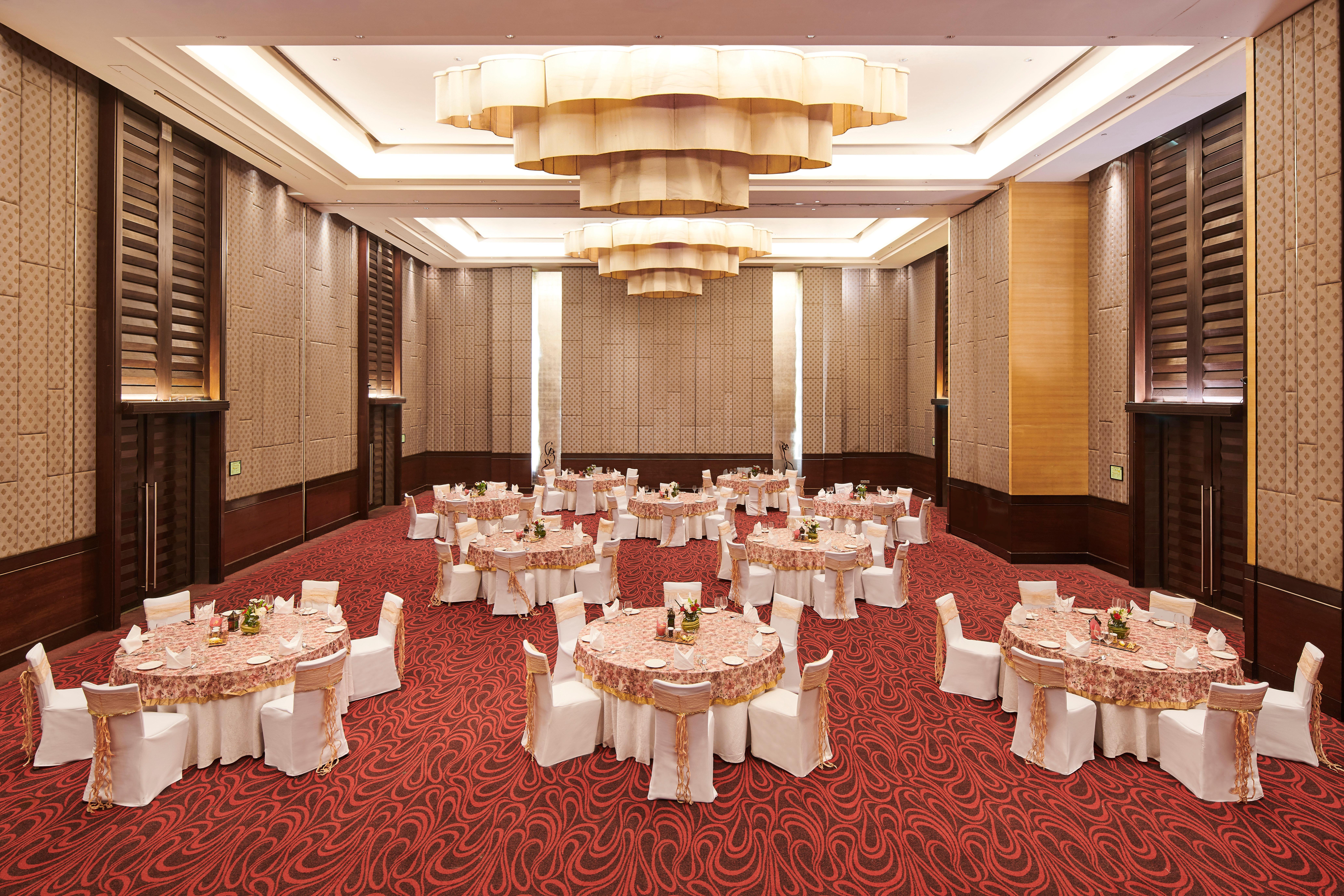 Holiday Inn Mumbai International Airport By Ihg Bagian luar foto The Grand Ballroom